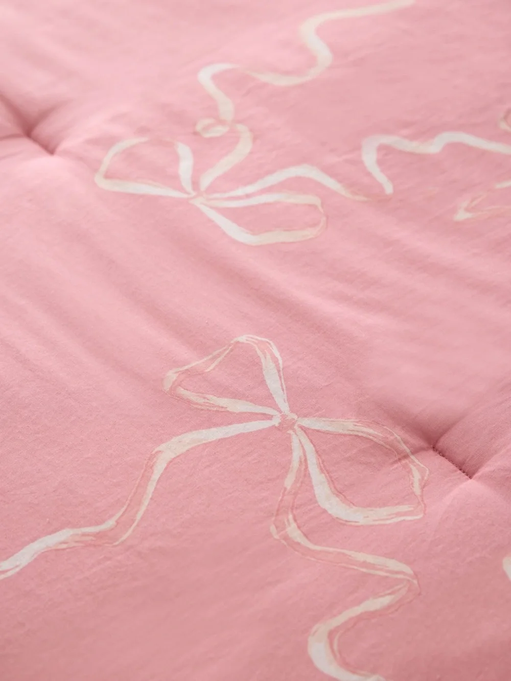 Urban Outfitters Painted Bows Patterned Comforter Set FULL/QUEEN new in package